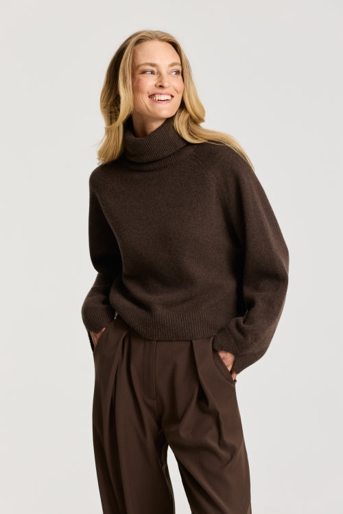 DEBLON Lux Cropped Turtleneck